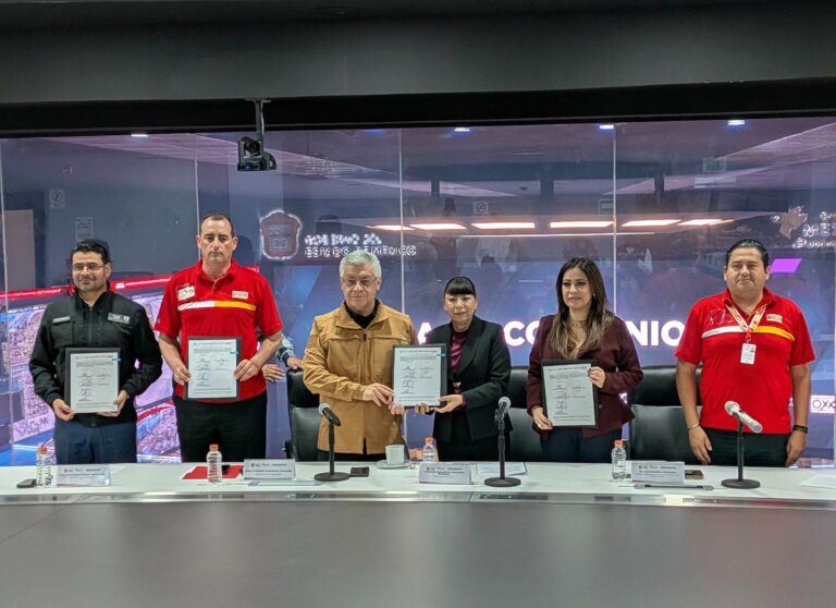 Gobierno del Edomex y tiendas OXXO ponen en marcha 1 mil 700 “Espacios Colibrí” para salvaguardar a mujeres y niñas